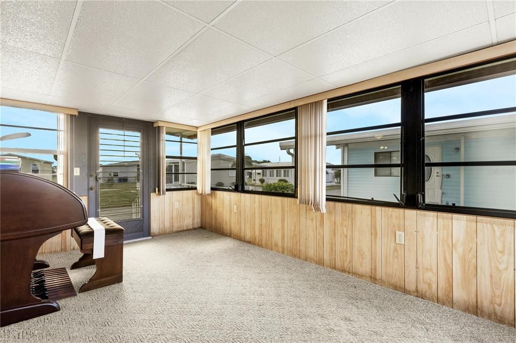 For Sale: $150,000 (2 beds, 2 baths, 1144 Square Feet)