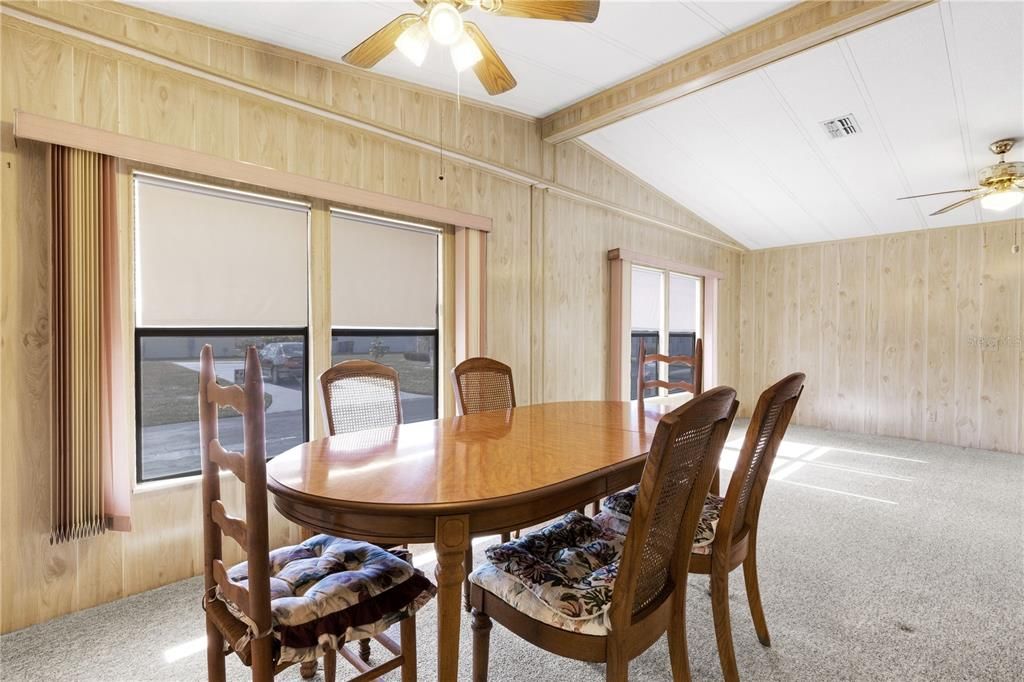 For Sale: $150,000 (2 beds, 2 baths, 1144 Square Feet)