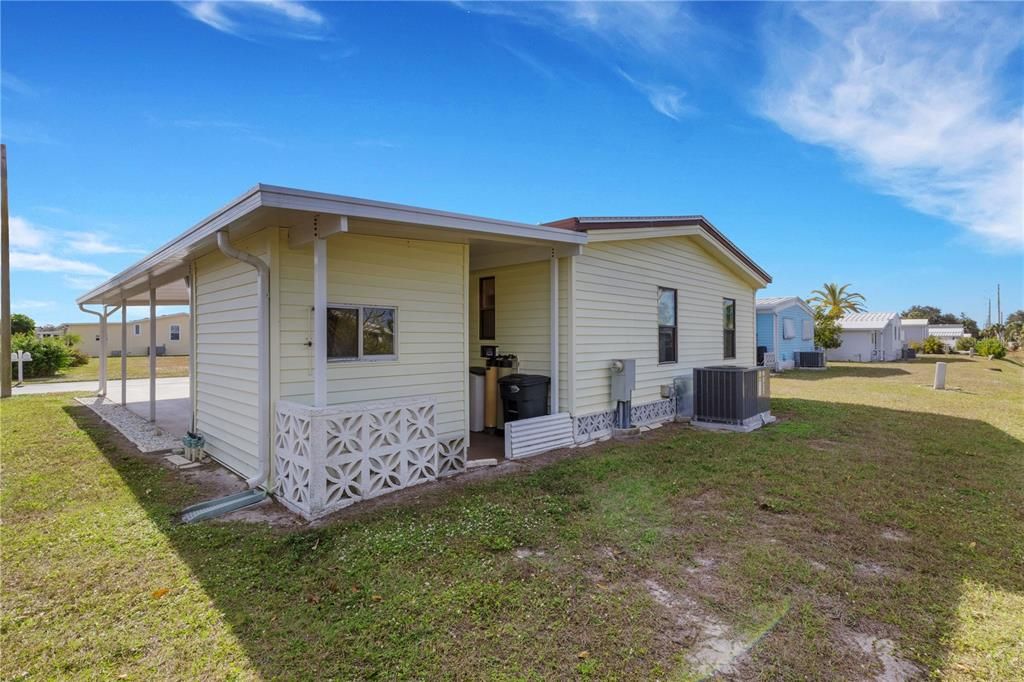 For Sale: $150,000 (2 beds, 2 baths, 1144 Square Feet)