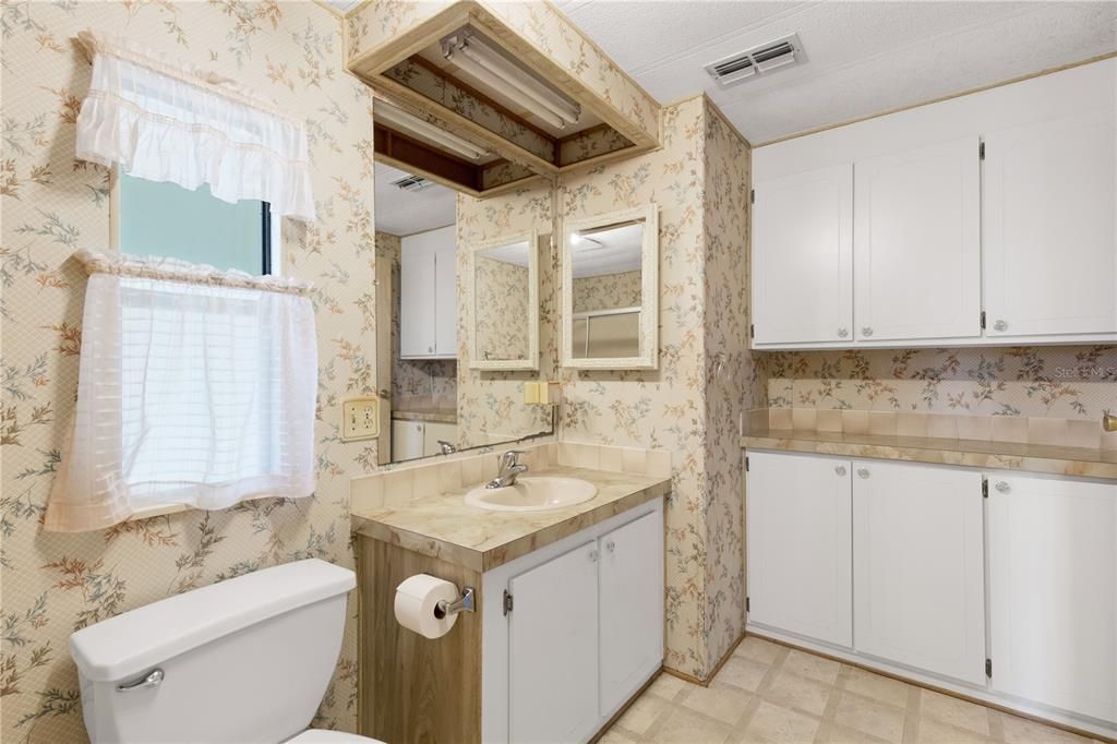 For Sale: $150,000 (2 beds, 2 baths, 1144 Square Feet)