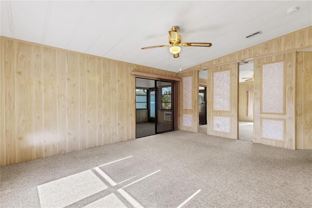 For Sale: $150,000 (2 beds, 2 baths, 1144 Square Feet)