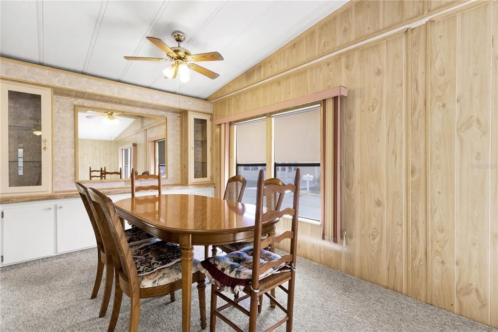 For Sale: $150,000 (2 beds, 2 baths, 1144 Square Feet)