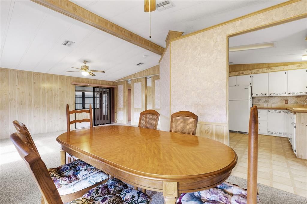 For Sale: $150,000 (2 beds, 2 baths, 1144 Square Feet)