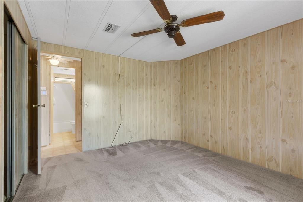 For Sale: $150,000 (2 beds, 2 baths, 1144 Square Feet)