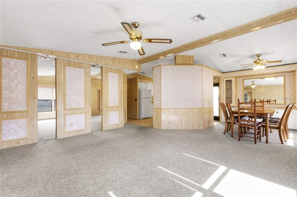 For Sale: $150,000 (2 beds, 2 baths, 1144 Square Feet)