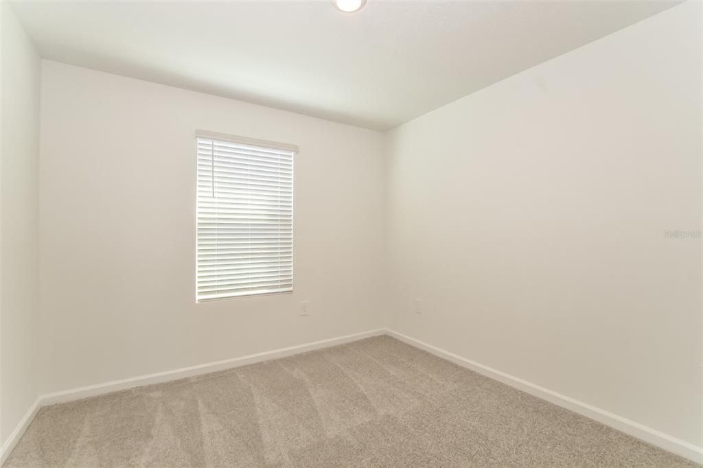 For Rent: $2,045 (5 beds, 2 baths, 2112 Square Feet)