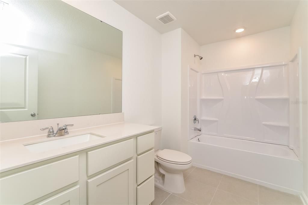 For Rent: $2,045 (5 beds, 2 baths, 2112 Square Feet)