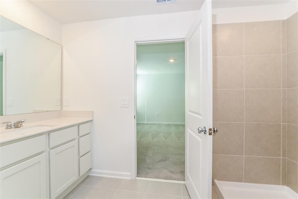 For Rent: $2,045 (5 beds, 2 baths, 2112 Square Feet)