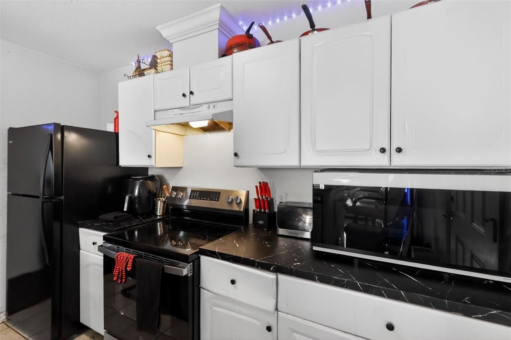 待售: $219,000 (4 贝兹, 2 浴室, 1274 平方英尺)