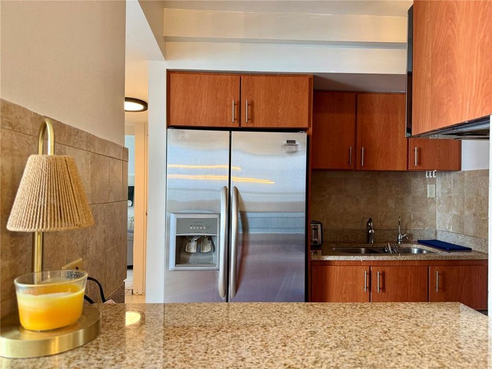 待售: $600,000 (2 贝兹, 2 浴室, 956 平方英尺)