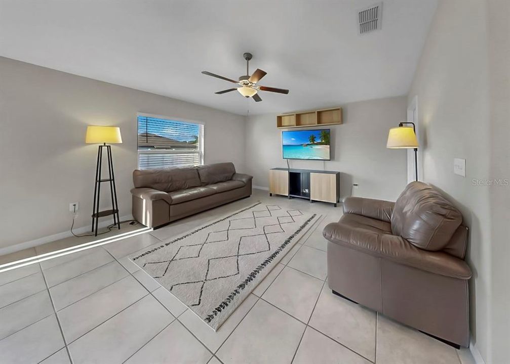 For Sale: $299,000 (3 beds, 2 baths, 1540 Square Feet)