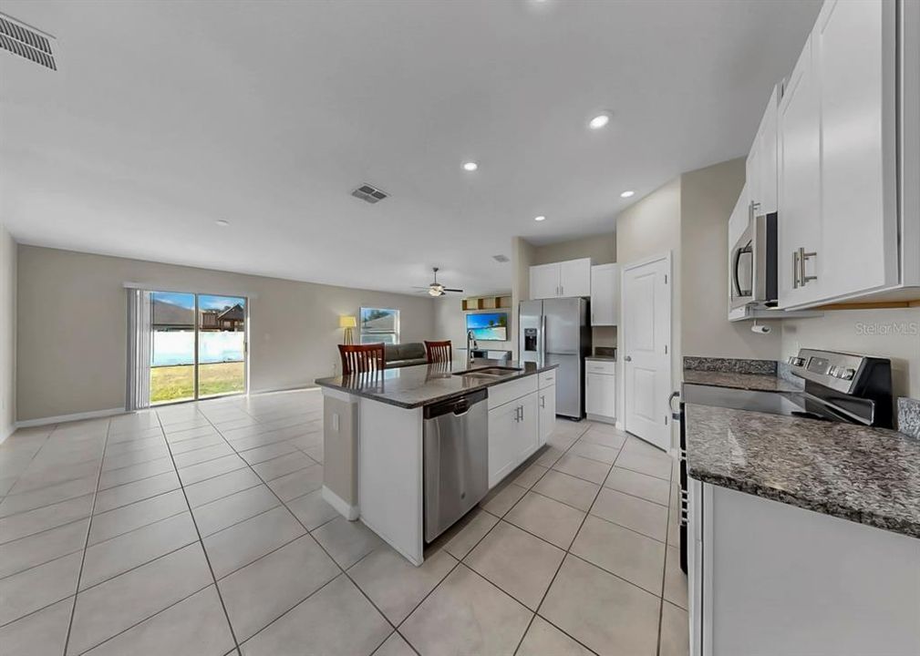 For Sale: $299,000 (3 beds, 2 baths, 1540 Square Feet)