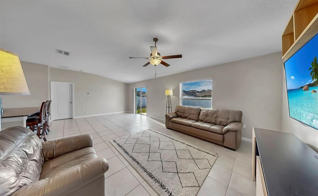 For Sale: $299,000 (3 beds, 2 baths, 1540 Square Feet)