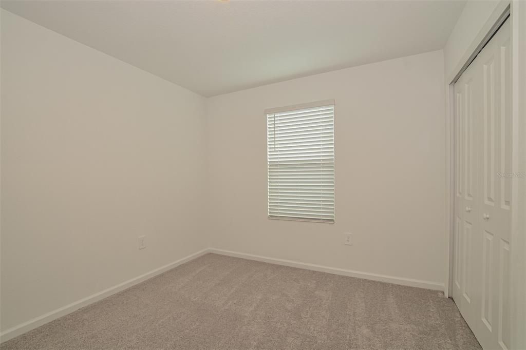 For Rent: $1,995 (5 beds, 2 baths, 2112 Square Feet)