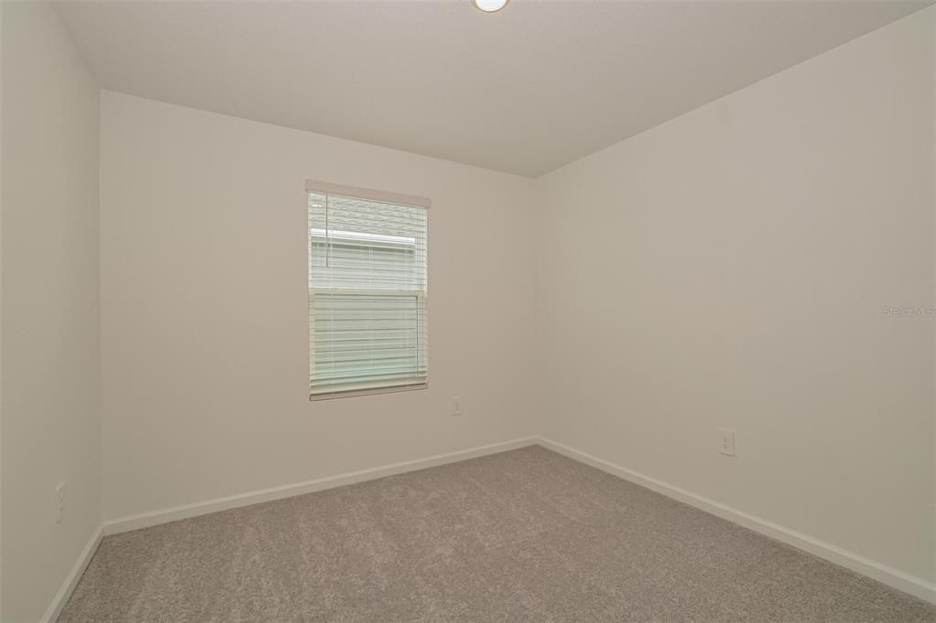 For Rent: $1,995 (5 beds, 2 baths, 2112 Square Feet)