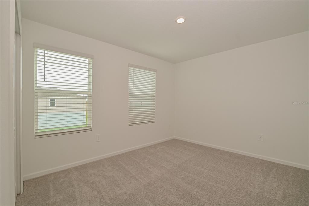 For Rent: $1,995 (5 beds, 2 baths, 2112 Square Feet)