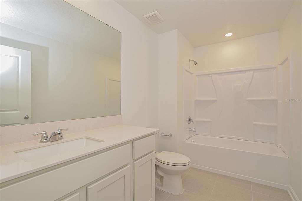 For Rent: $1,995 (5 beds, 2 baths, 2112 Square Feet)