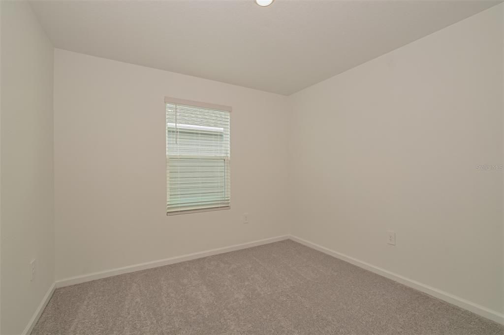 For Rent: $1,995 (5 beds, 2 baths, 2112 Square Feet)