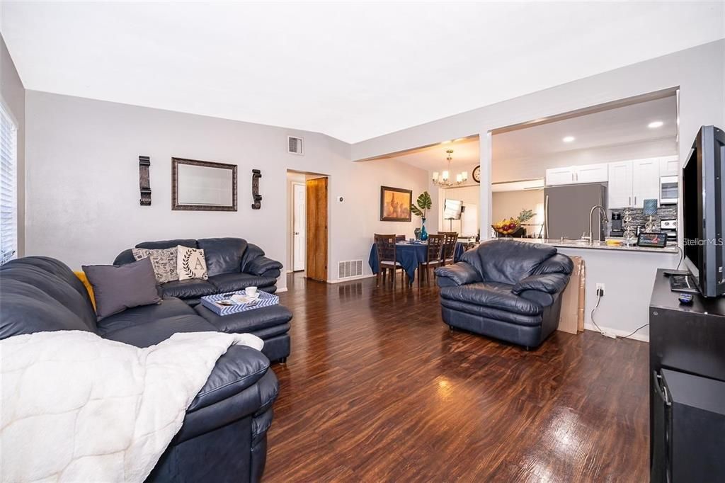 For Rent: $1,780 (3 beds, 1 baths, 1204 Square Feet)