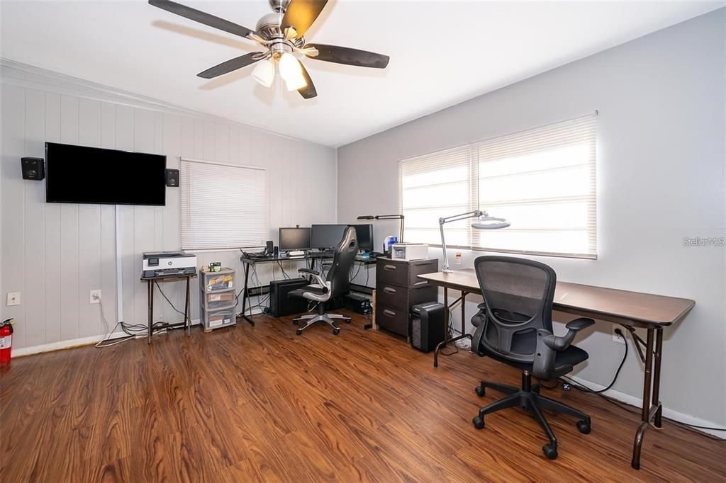 For Rent: $1,780 (3 beds, 1 baths, 1204 Square Feet)