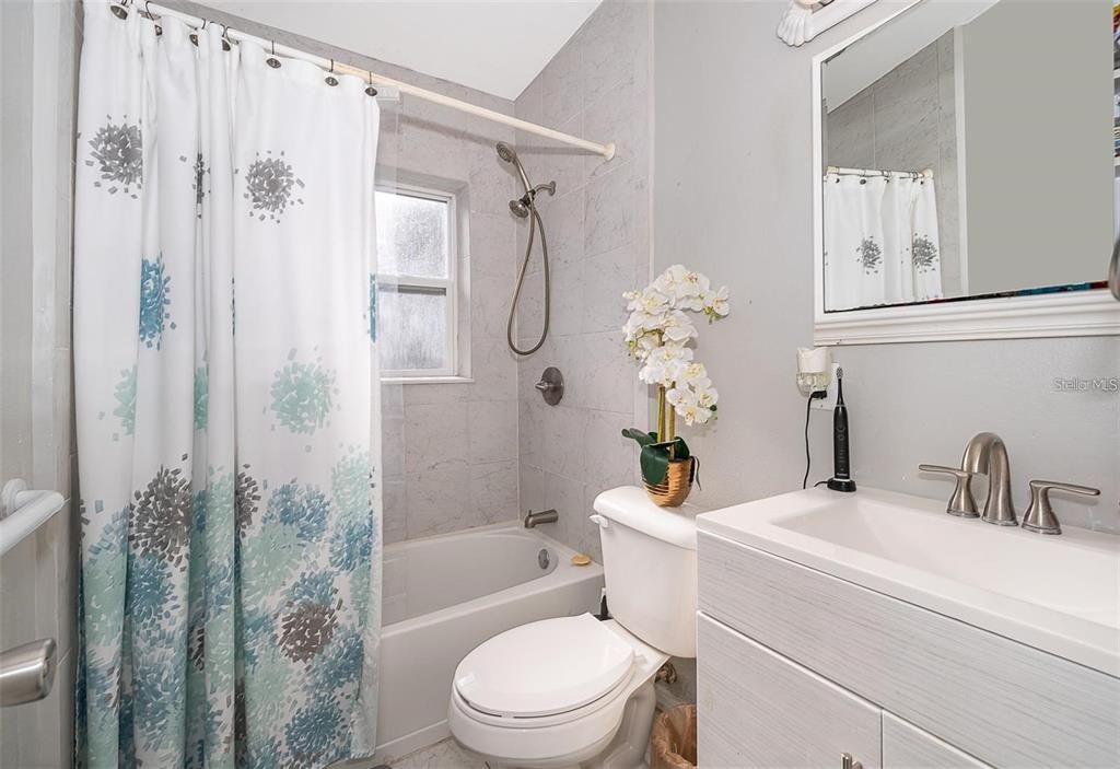 For Rent: $1,780 (3 beds, 1 baths, 1204 Square Feet)