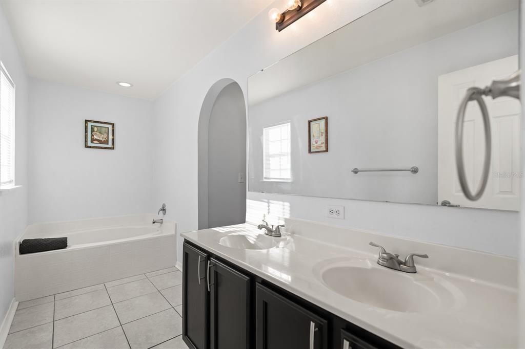 For Sale: $300,000 (4 beds, 2 baths, 2222 Square Feet)