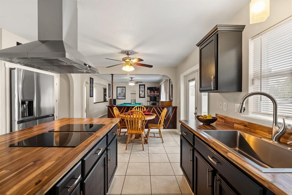 For Sale: $300,000 (4 beds, 2 baths, 2222 Square Feet)