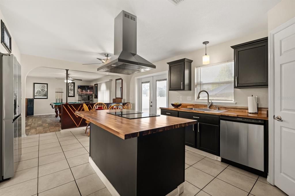 For Sale: $300,000 (4 beds, 2 baths, 2222 Square Feet)