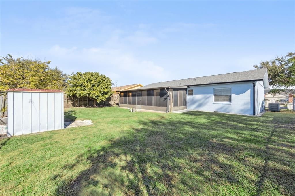 For Sale: $300,000 (3 beds, 1 baths, 934 Square Feet)