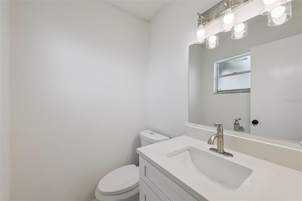 For Sale: $300,000 (3 beds, 1 baths, 934 Square Feet)