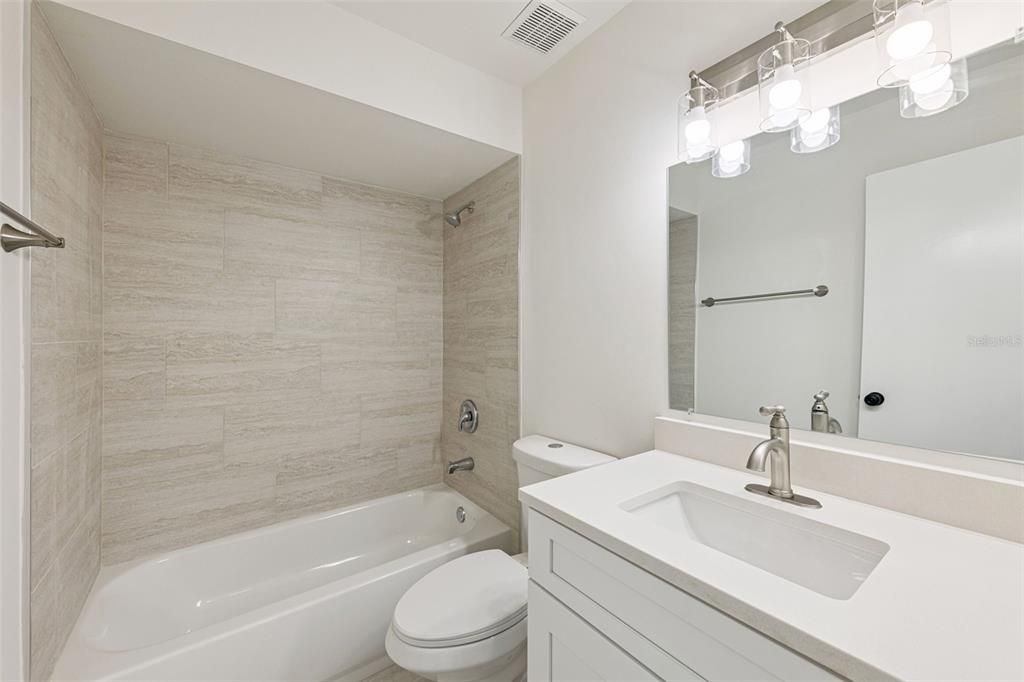 For Sale: $300,000 (3 beds, 1 baths, 934 Square Feet)