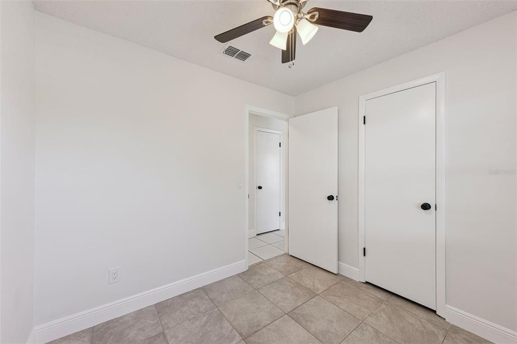 For Sale: $300,000 (3 beds, 1 baths, 934 Square Feet)