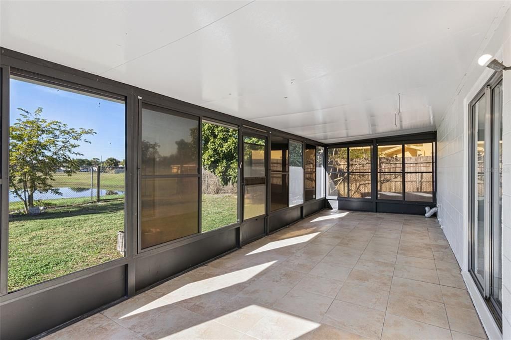 For Sale: $300,000 (3 beds, 1 baths, 934 Square Feet)