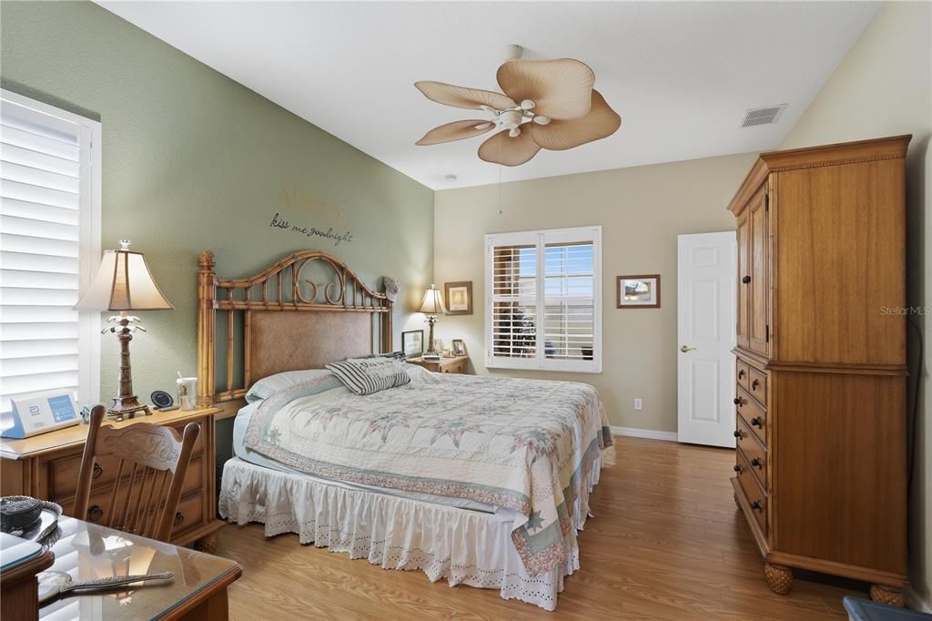 For Sale: $364,900 (2 beds, 2 baths, 1564 Square Feet)