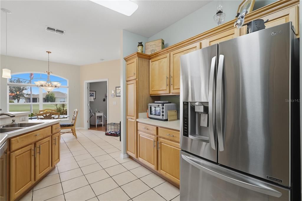 For Sale: $364,900 (2 beds, 2 baths, 1564 Square Feet)