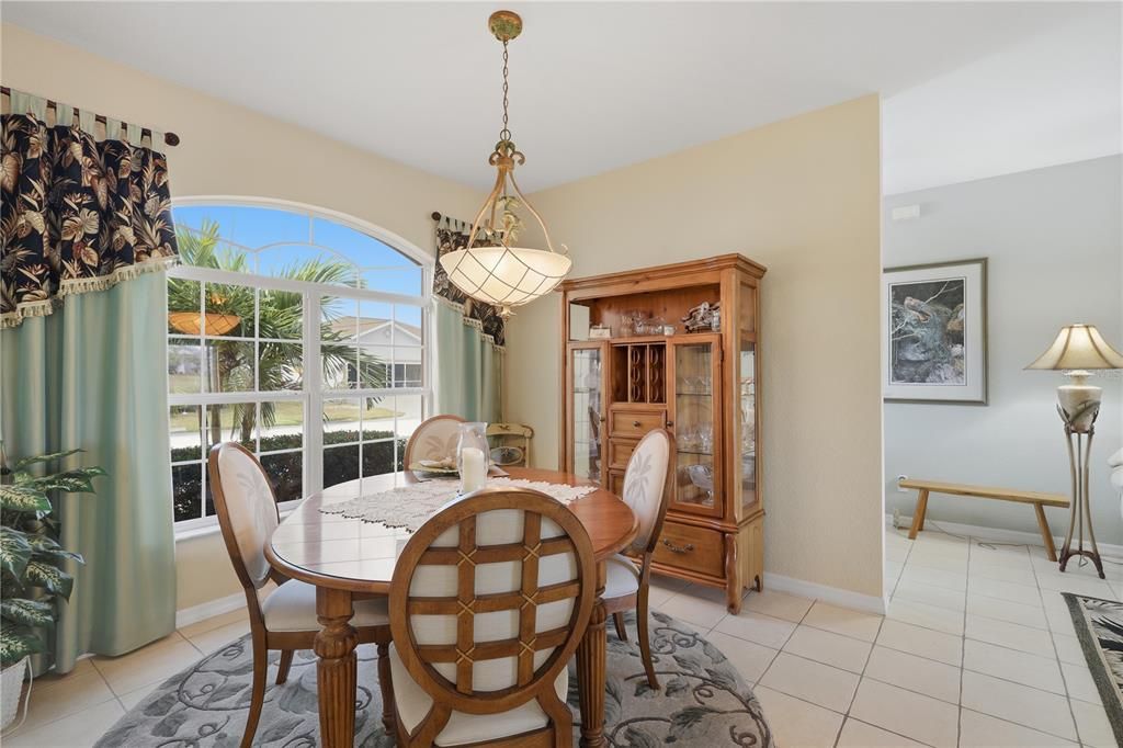 For Sale: $364,900 (2 beds, 2 baths, 1564 Square Feet)