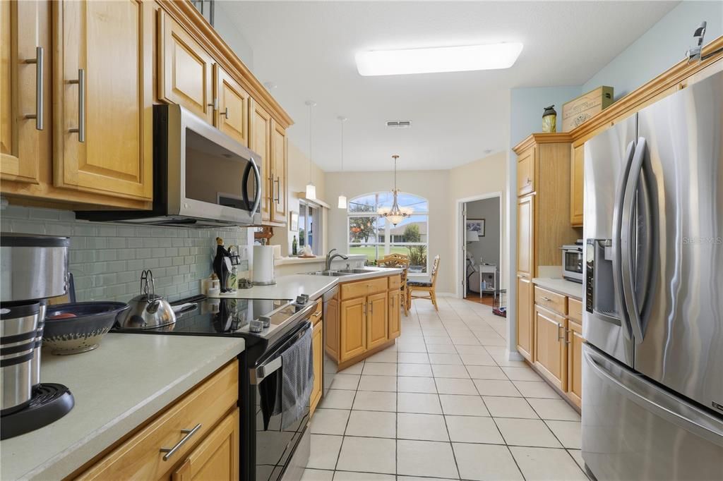 For Sale: $364,900 (2 beds, 2 baths, 1564 Square Feet)