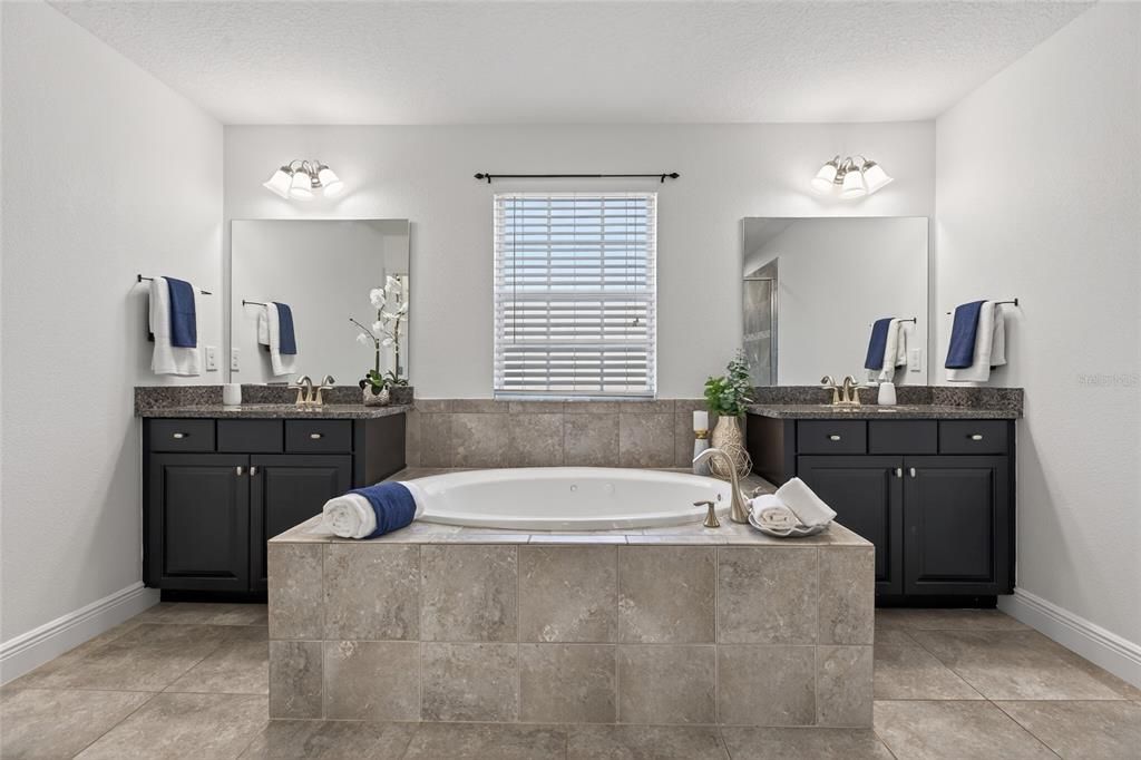 待售: $589,900 (5 贝兹, 4 浴室, 3442 平方英尺)