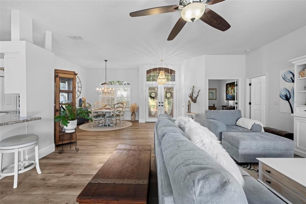 待售: $429,000 (3 贝兹, 2 浴室, 2060 平方英尺)