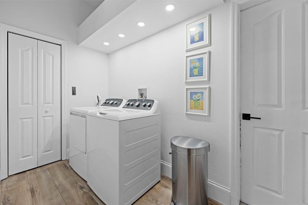 待售: $429,000 (3 贝兹, 2 浴室, 2060 平方英尺)