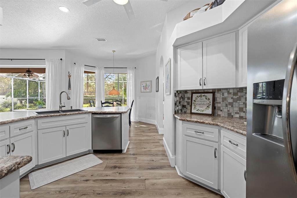 待售: $429,000 (3 贝兹, 2 浴室, 2060 平方英尺)