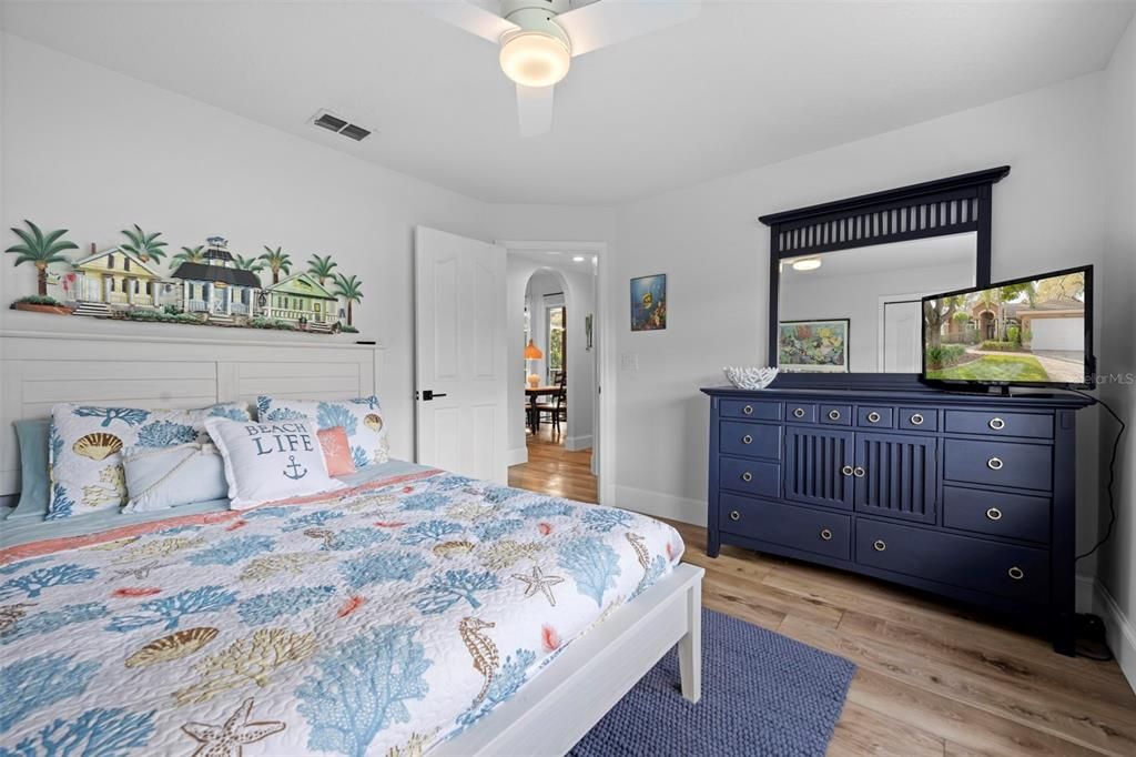 待售: $429,000 (3 贝兹, 2 浴室, 2060 平方英尺)