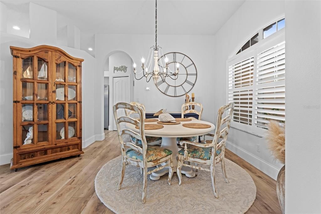 待售: $429,000 (3 贝兹, 2 浴室, 2060 平方英尺)