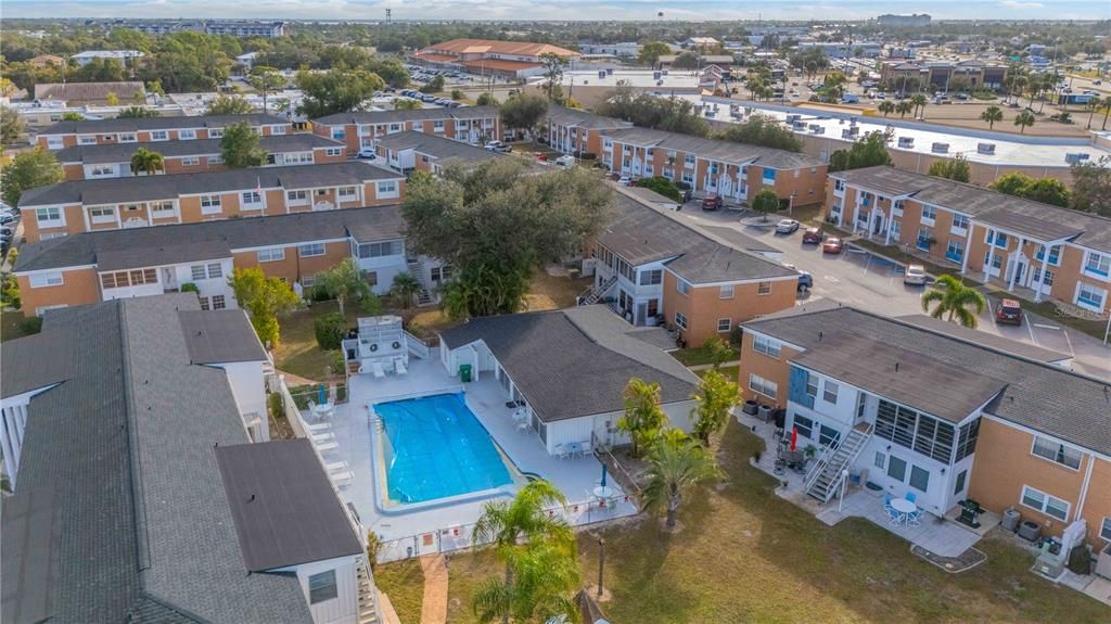 待售: $85,000 (2 贝兹, 2 浴室, 919 平方英尺)