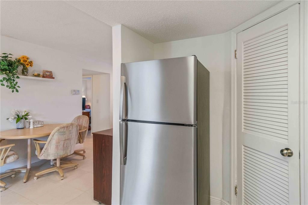 待售: $85,000 (2 贝兹, 2 浴室, 919 平方英尺)