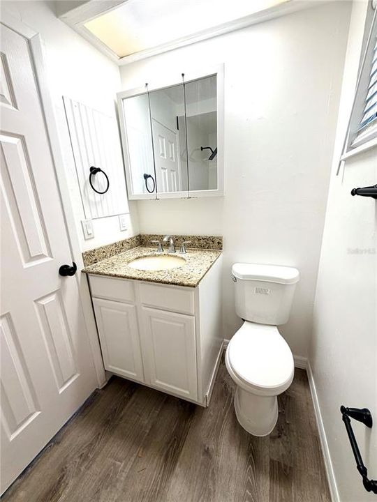 出租: $1,300 (1 贝兹, 1 浴室, 752 平方英尺)