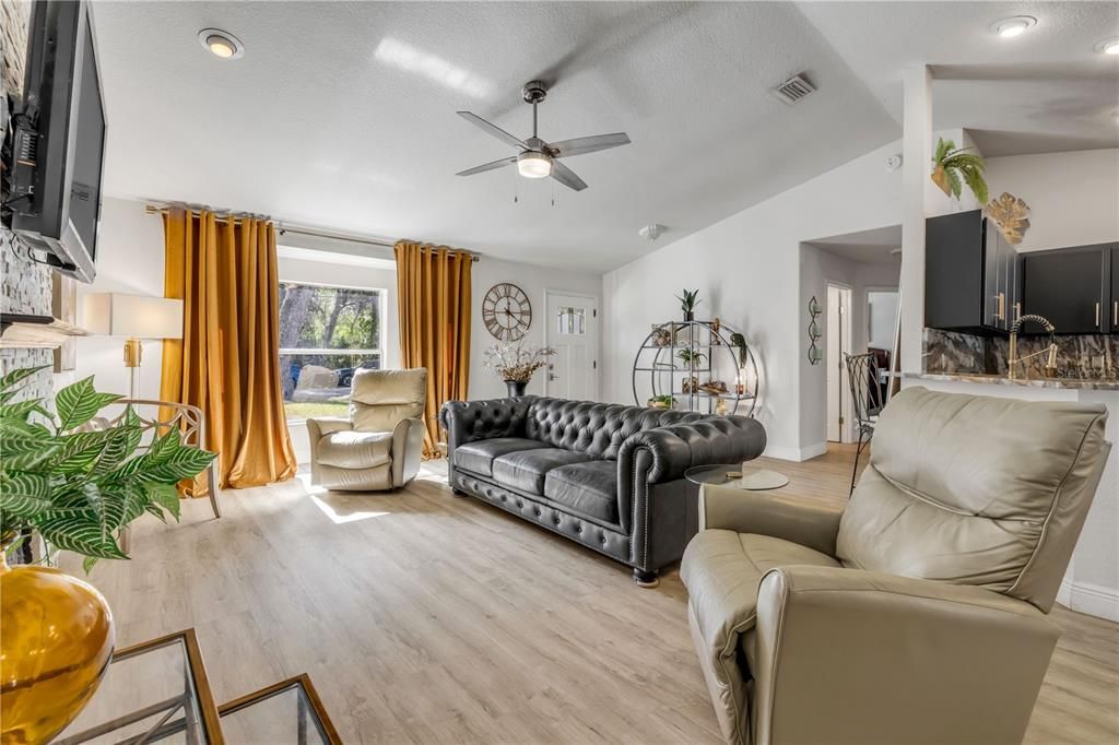 For Sale: $559,900 (3 beds, 2 baths, 1617 Square Feet)