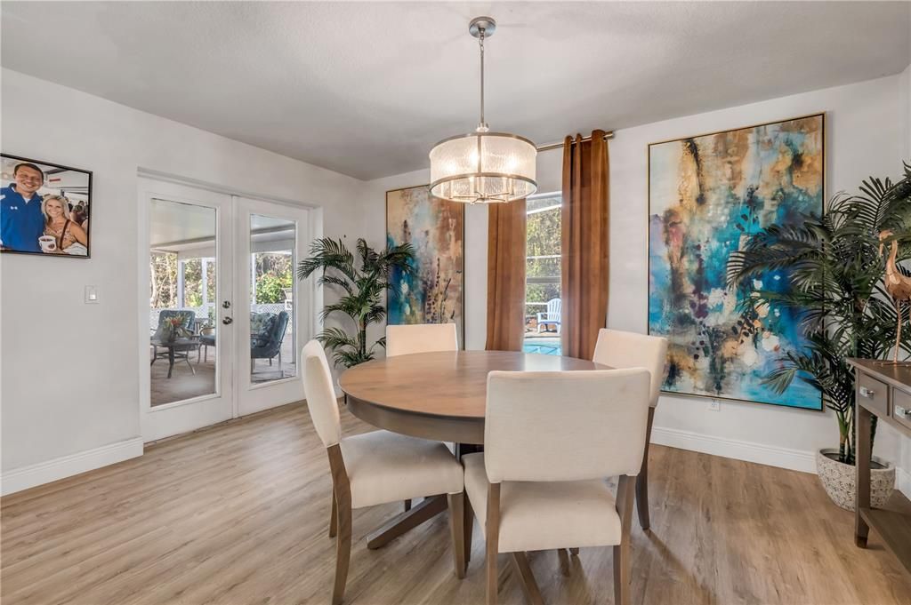 For Sale: $559,900 (3 beds, 2 baths, 1617 Square Feet)