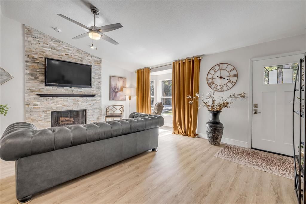 For Sale: $559,900 (3 beds, 2 baths, 1617 Square Feet)