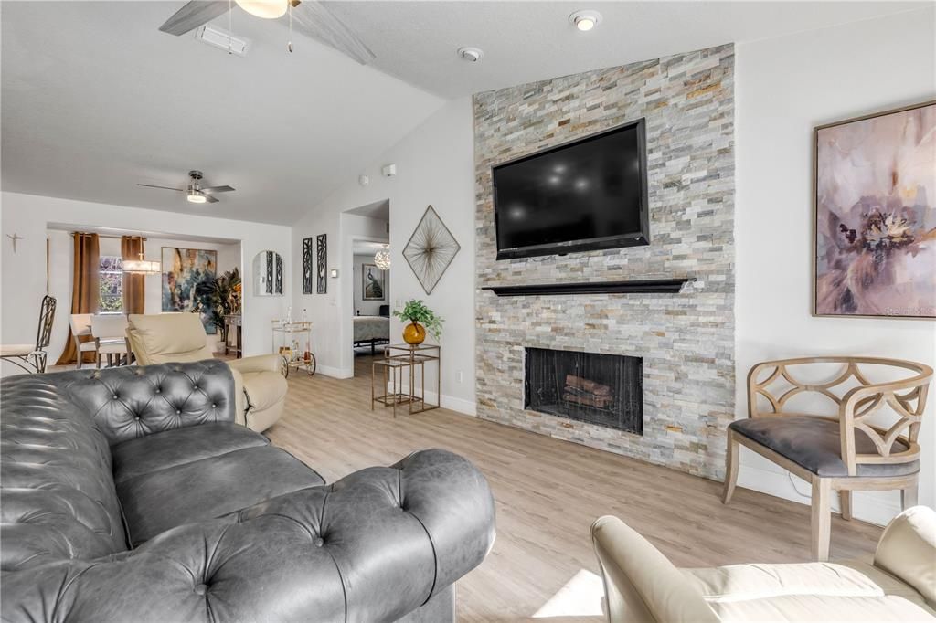 For Sale: $559,900 (3 beds, 2 baths, 1617 Square Feet)